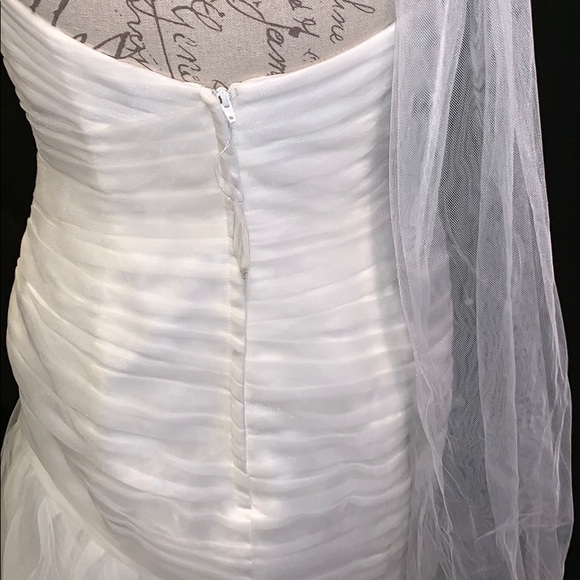 Galina Ivory halter wedding dress NWT - Picture 6 of 8